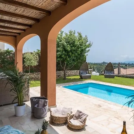 Villa Sarri By Sarris Winery