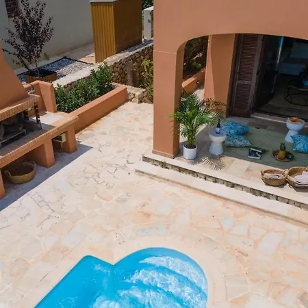 Sarri By Sarris Winery *