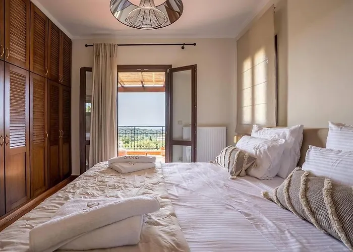 Sarri By Sarris Winery Metaxata