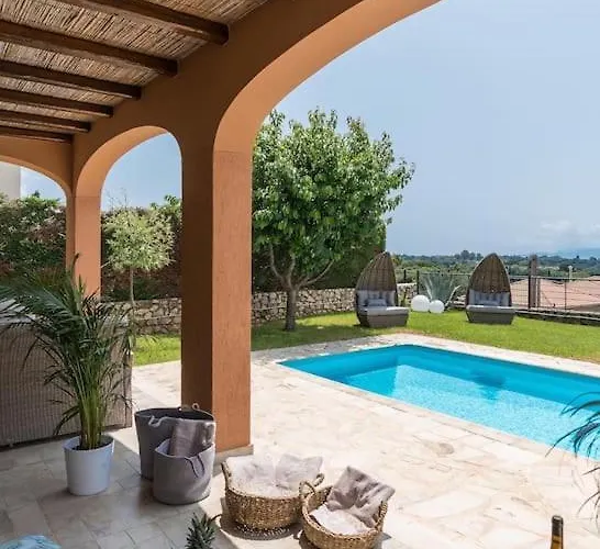 Villa Sarri By Sarris Winery